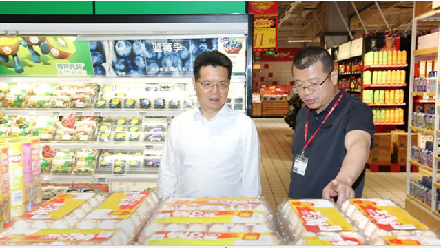 王剑锋周伟检查文旅消费、市场保供和安全生产工作