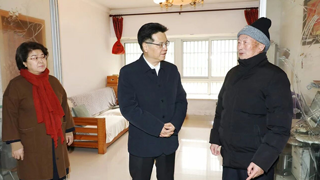 常州市四套班子领导走访慰问困难群众、生活困难党员