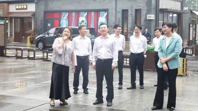 李佰平调研钟楼区