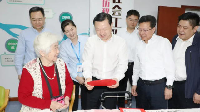 常州市领导开展“敬老月”走访慰问